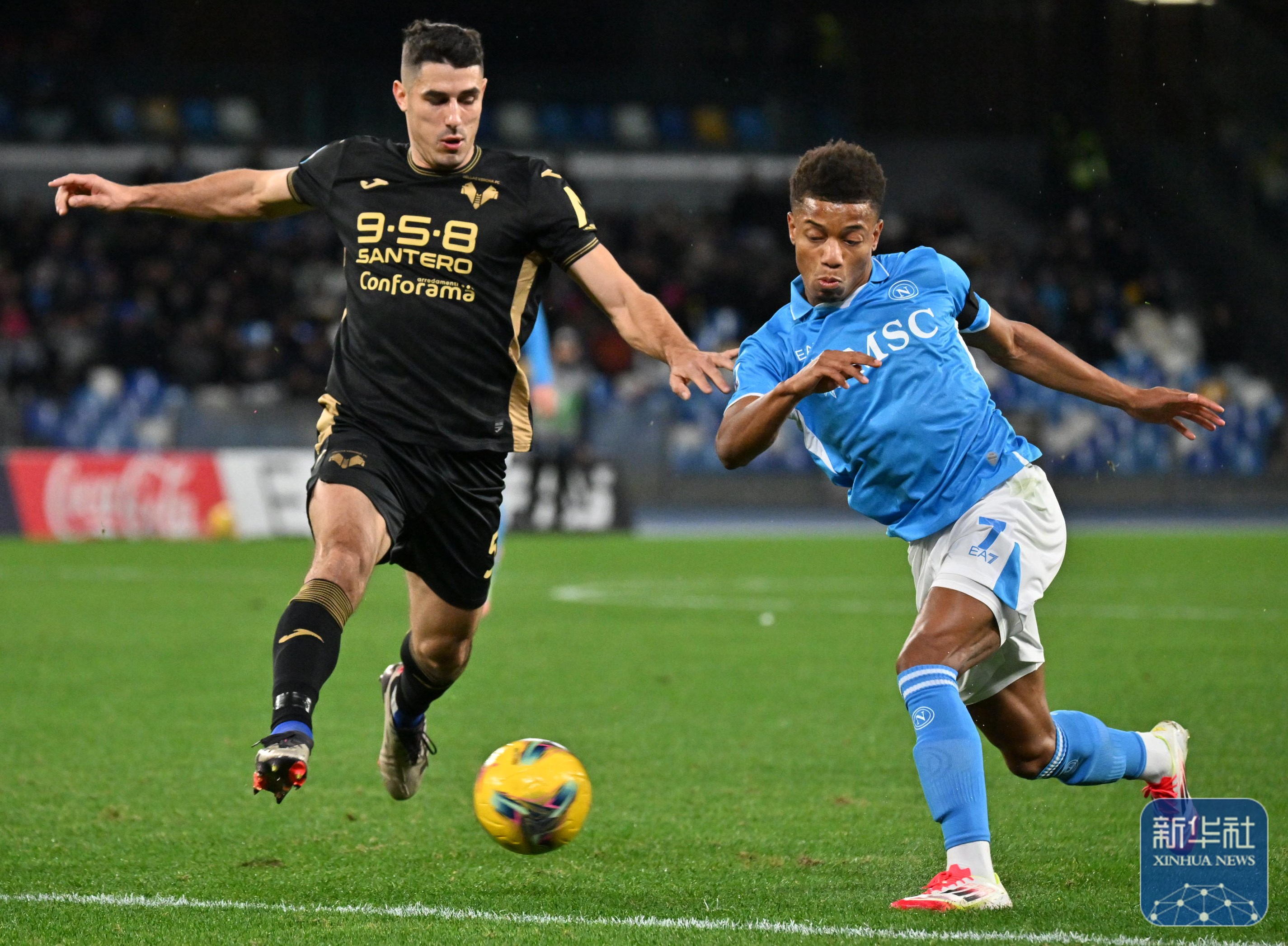 星空体育课程-那不勒斯新援在场上展现出色表现