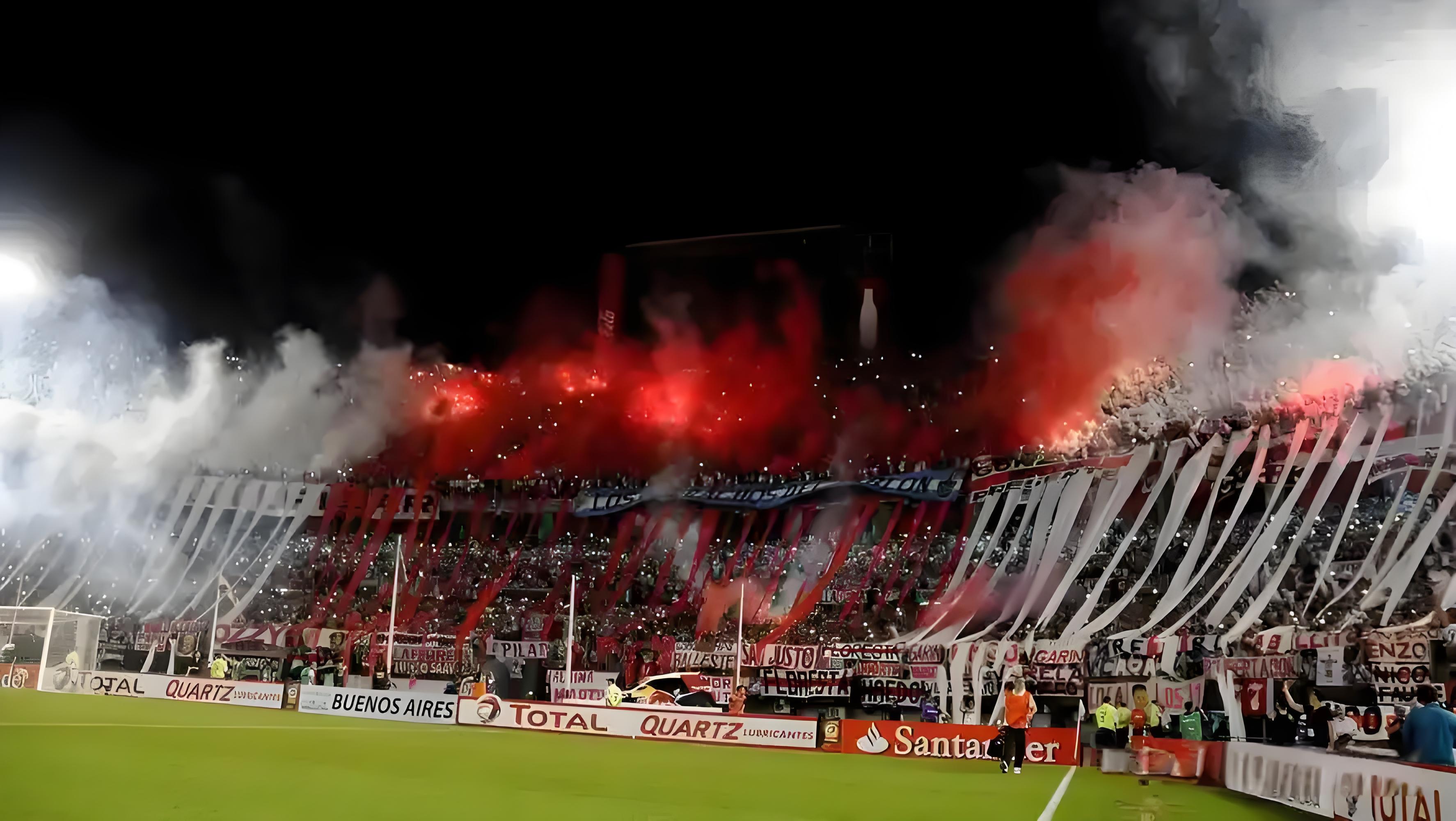 星空体育官方-包含热血足球赛场：激情对决让球迷热血沸腾的词条