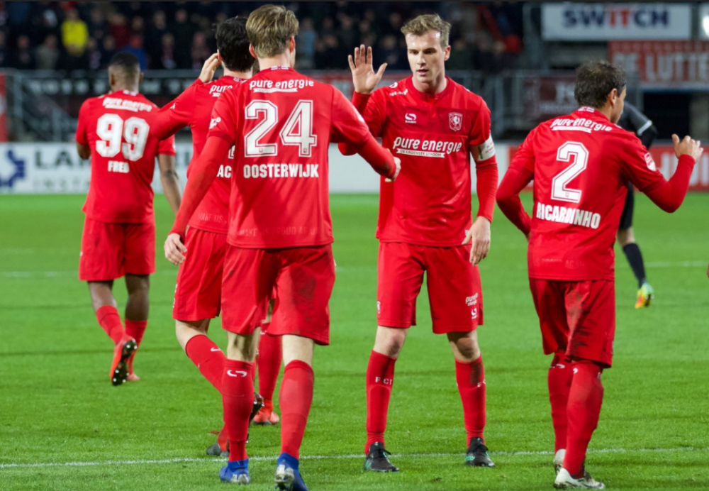 星空体育官网app-荷甲强队引援引发争议：新援实力备受质疑的简单介绍