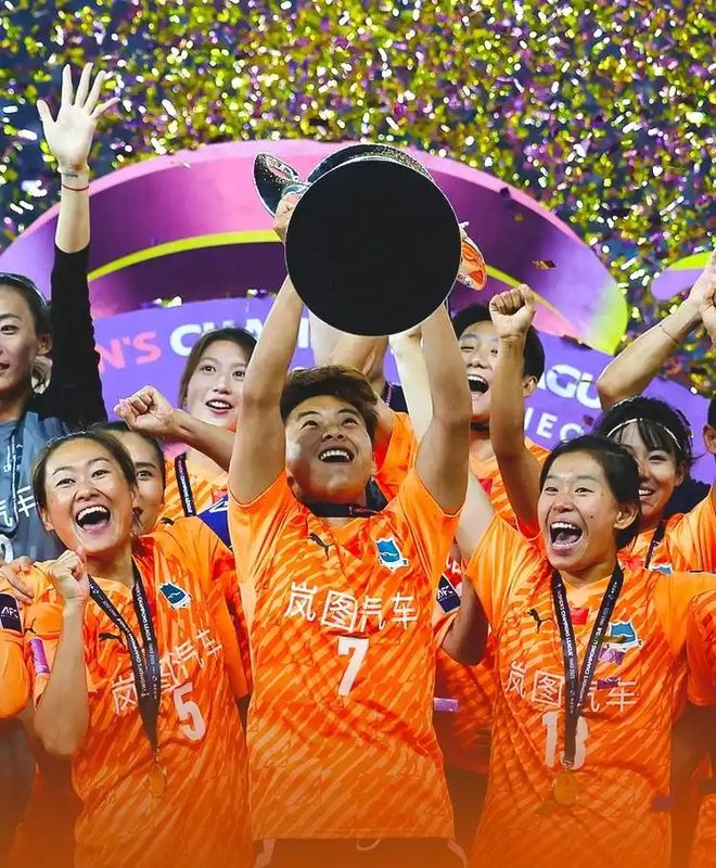 星空体育培训-世界女足大赛绽放光芒，中外球员齐聚一堂