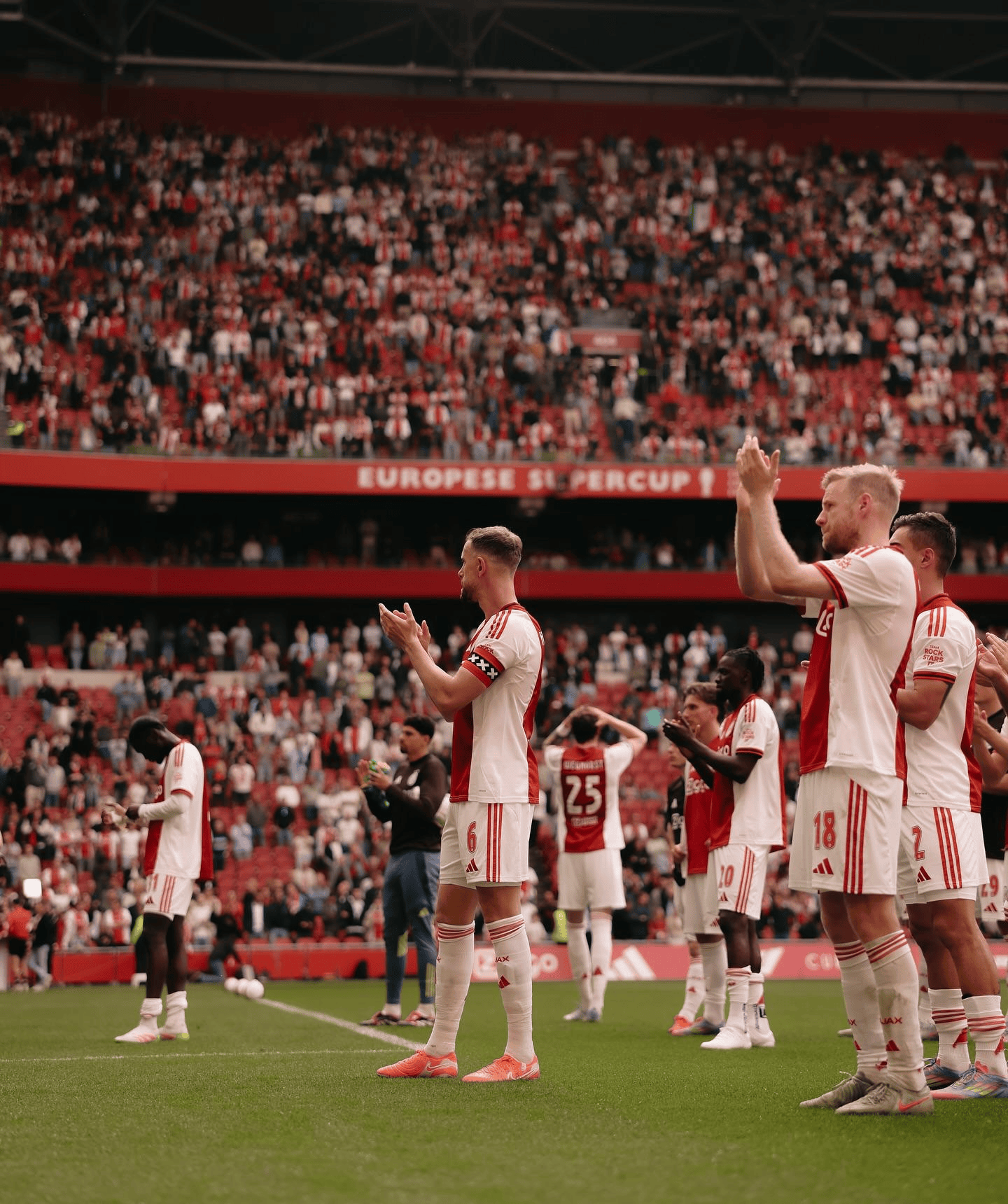 拜仁慕尼黑拼尽全力:争夺独一无二荣耀的简单介绍 拜仁慕尼黑拼尽全力:争夺独一无二荣耀的简单介绍