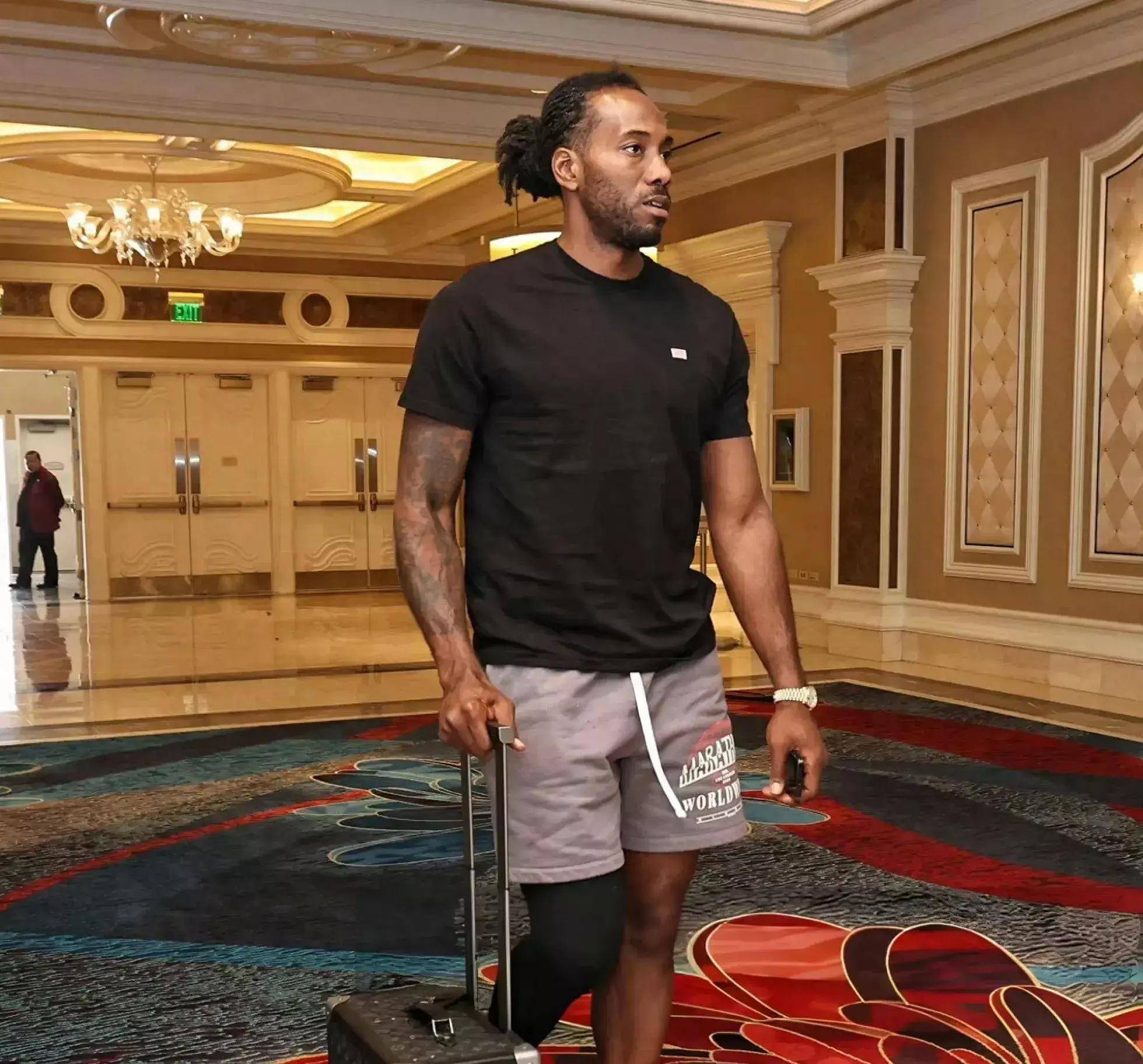 星空体育登录-莱昂纳德因伤退出猛龙重要比赛